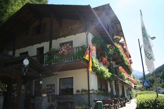 Daniela Hotel 2*